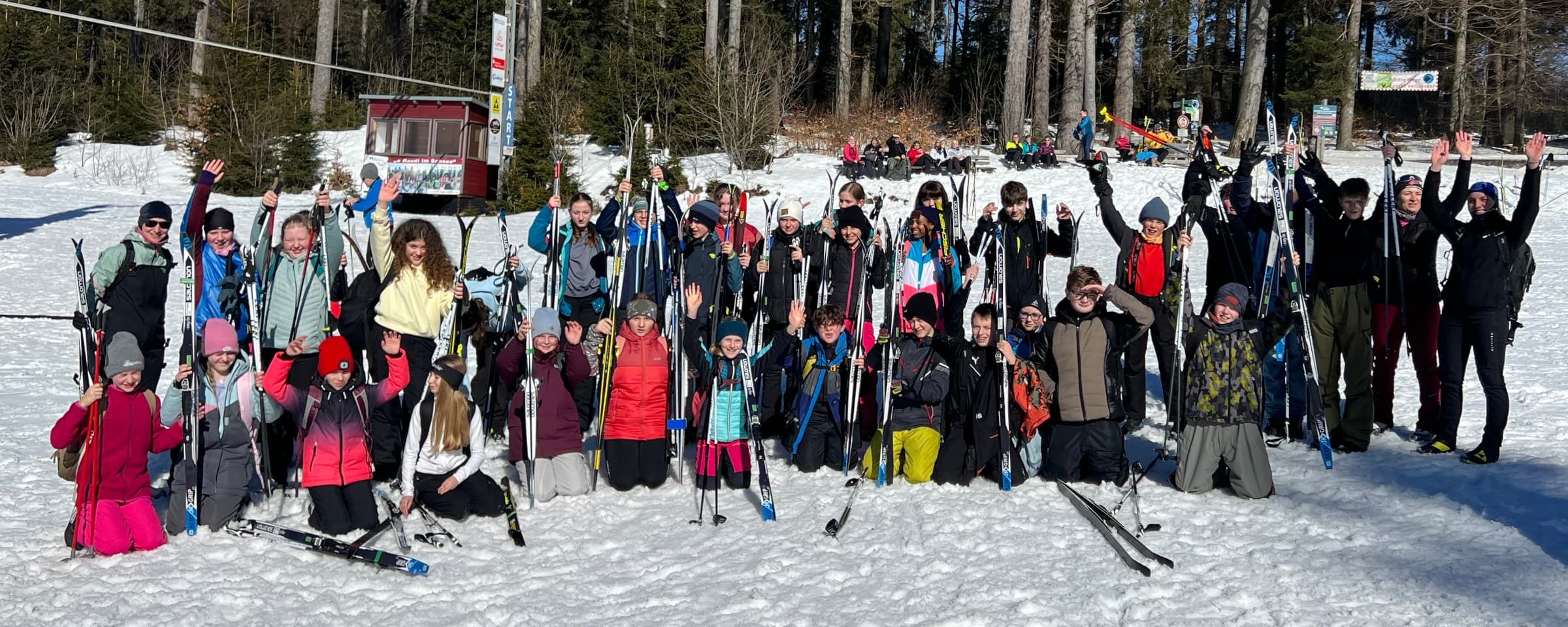 Skitage der sechsten Klassen: Sport, Sonne und erste Langlauf-Erfahrungen